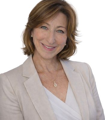 Portrait of Jan Fleming, REALTOR®.